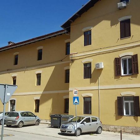 Loft Apartment Пула Экстерьер фото