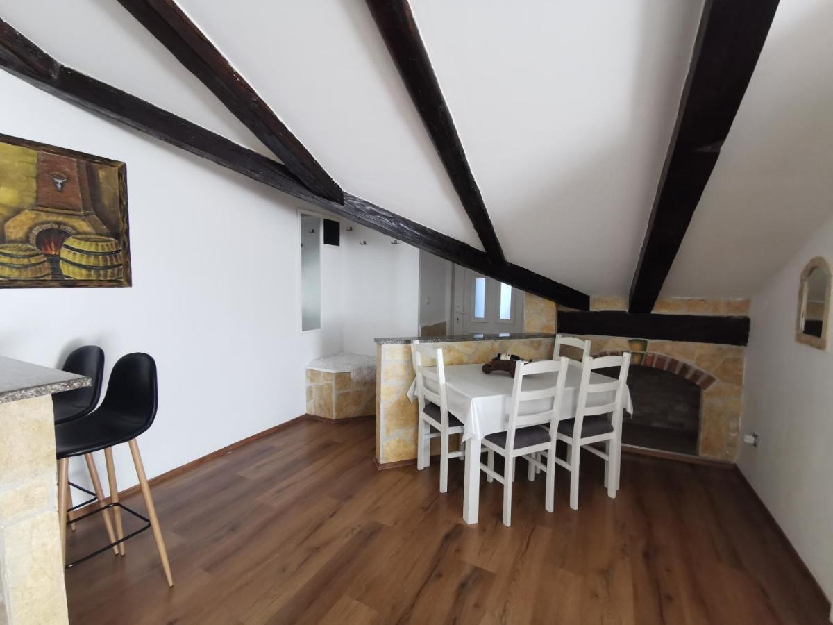 Loft Apartment Пула Экстерьер фото