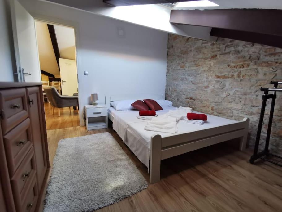 Loft Apartment Пула Экстерьер фото